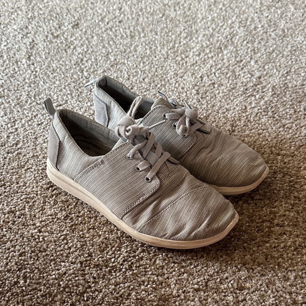 Toms Women's Gray Casual Loafers